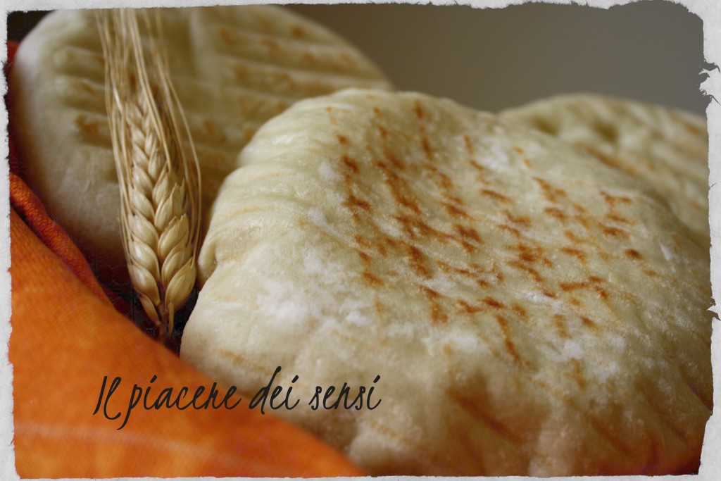 Pane arabo cotto alla piastra