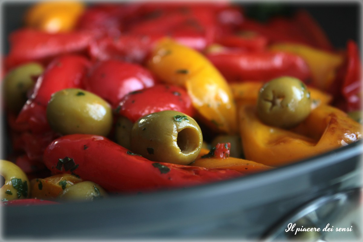 Peperoni saltati in padella con olive